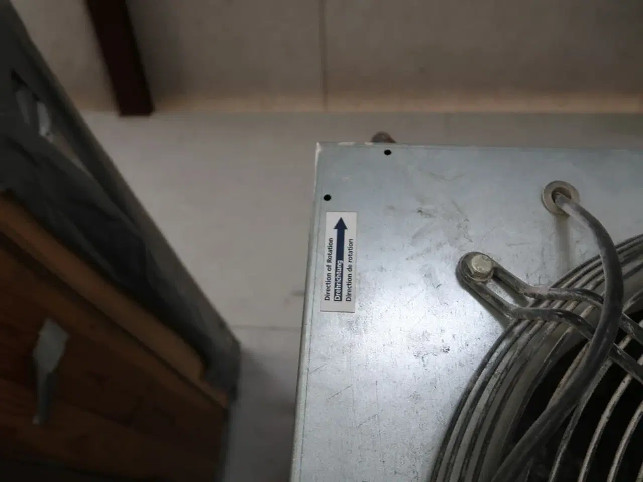 Billede 2 - Palle med udsugningsdele (defekt)