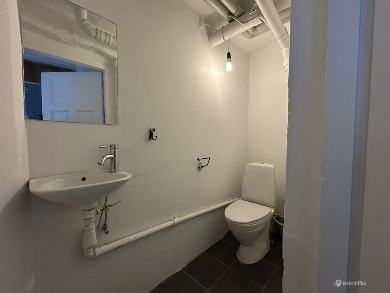 Billede 10 - Kontor til leje på Gasværksvej 11. kld.