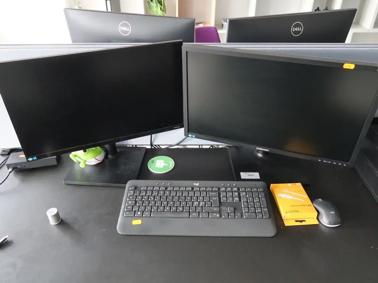 Billede 2 - 2 stk. computerskærme SAMSUNG S24E450, F24T450FQR, dockingstation, tastatur, mus