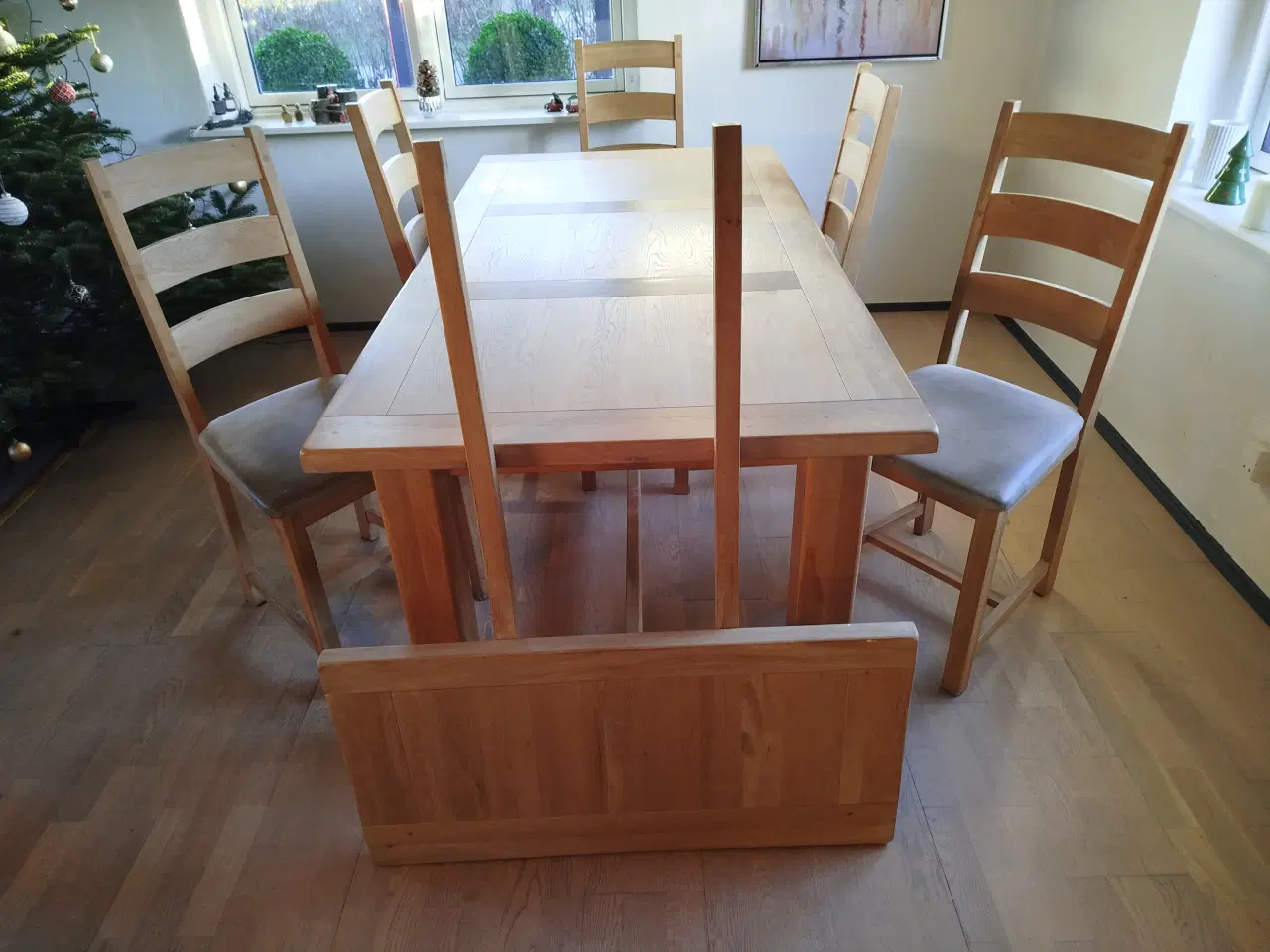 Billede 1 - Spisebord massiv eg