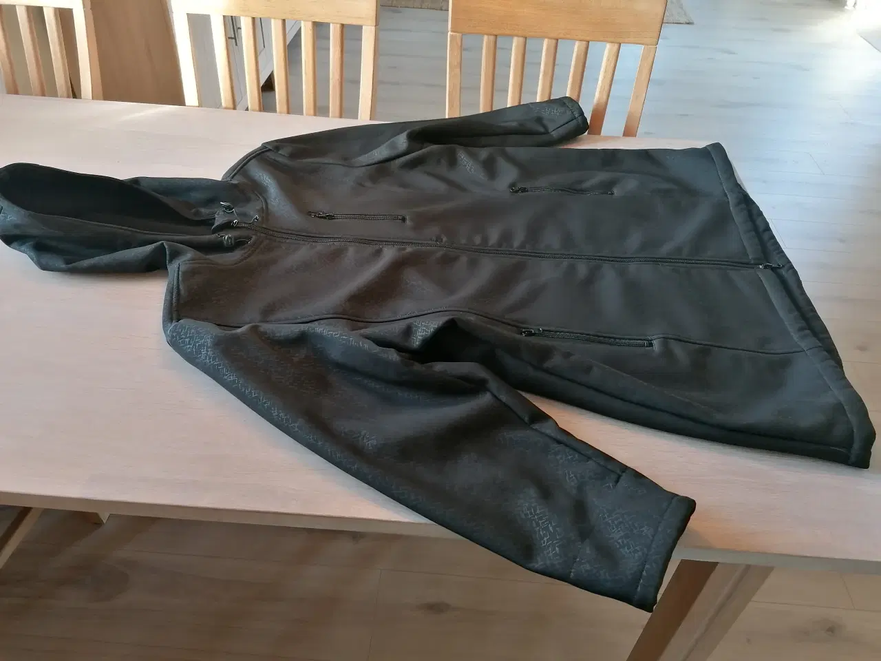 Billede 1 - Damefrakke softshell med foer, str. 50 (næsten ny)