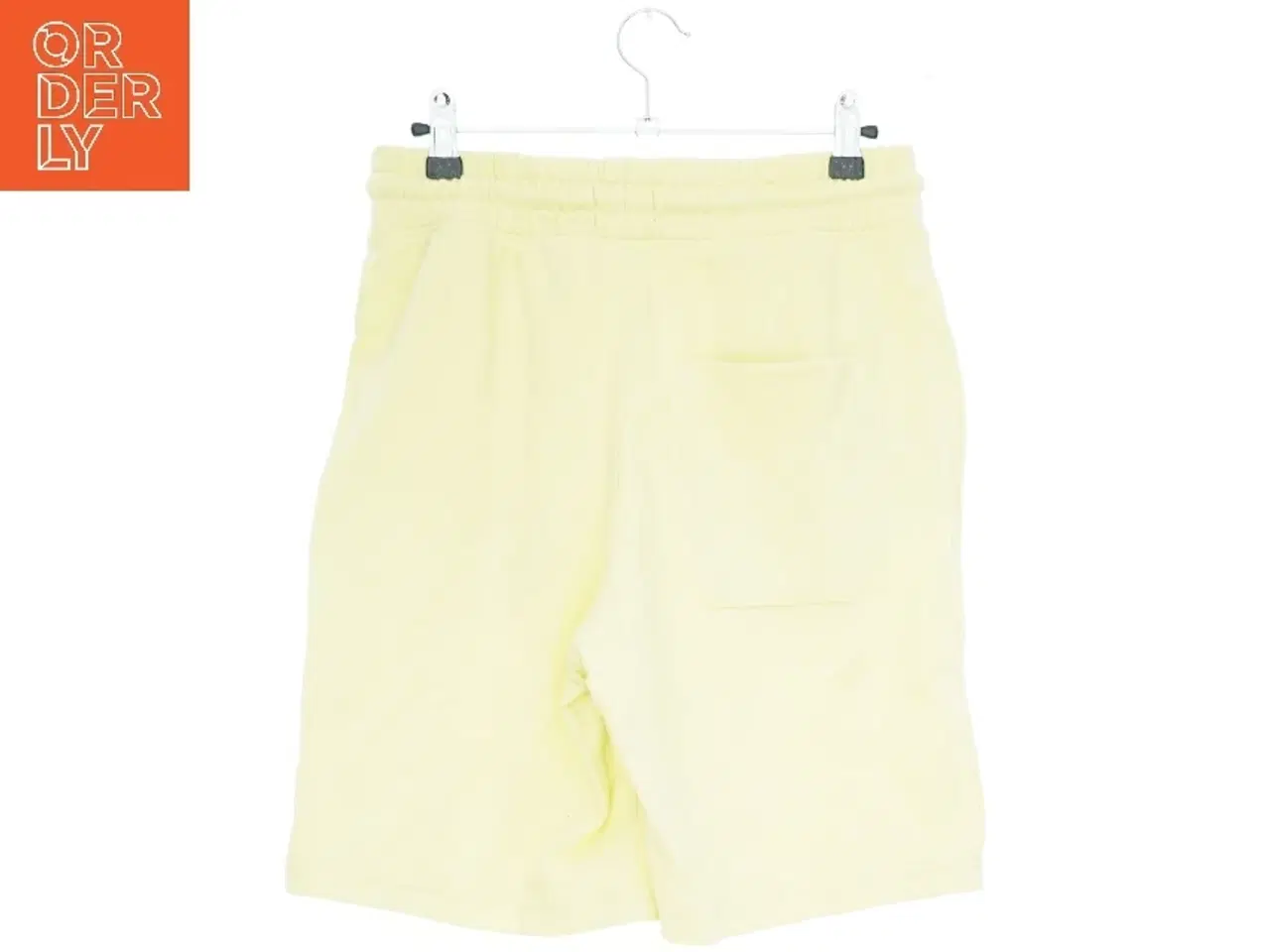 Billede 2 - Gule shorts med grøn tekst fra H&M (str. S)
