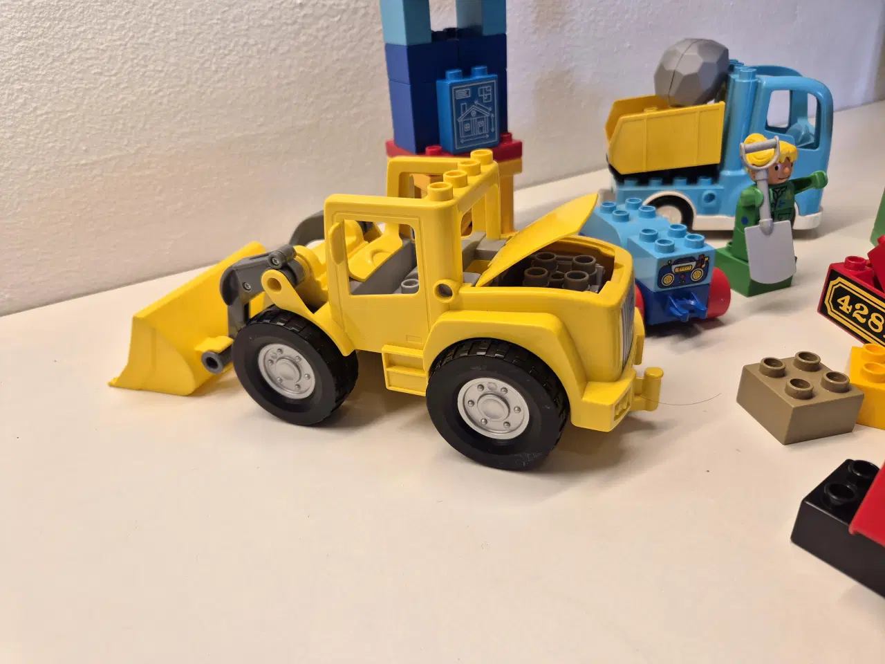 Billede 2 - Duplo Byggeplads, Frontlæsser, Lastbil med vippela