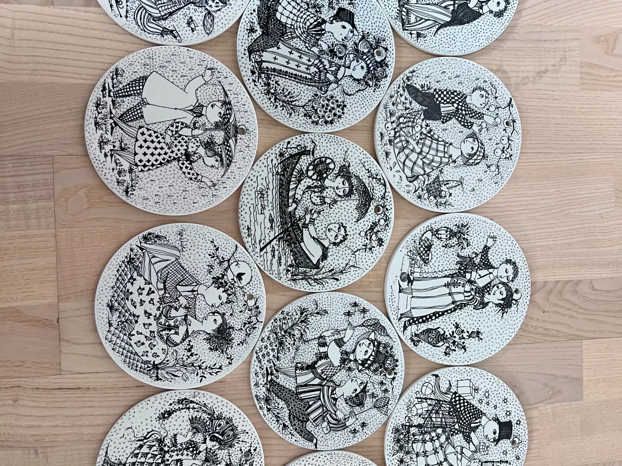 Billede 3 - 12 Bjørn Wiinblads måneds-platter