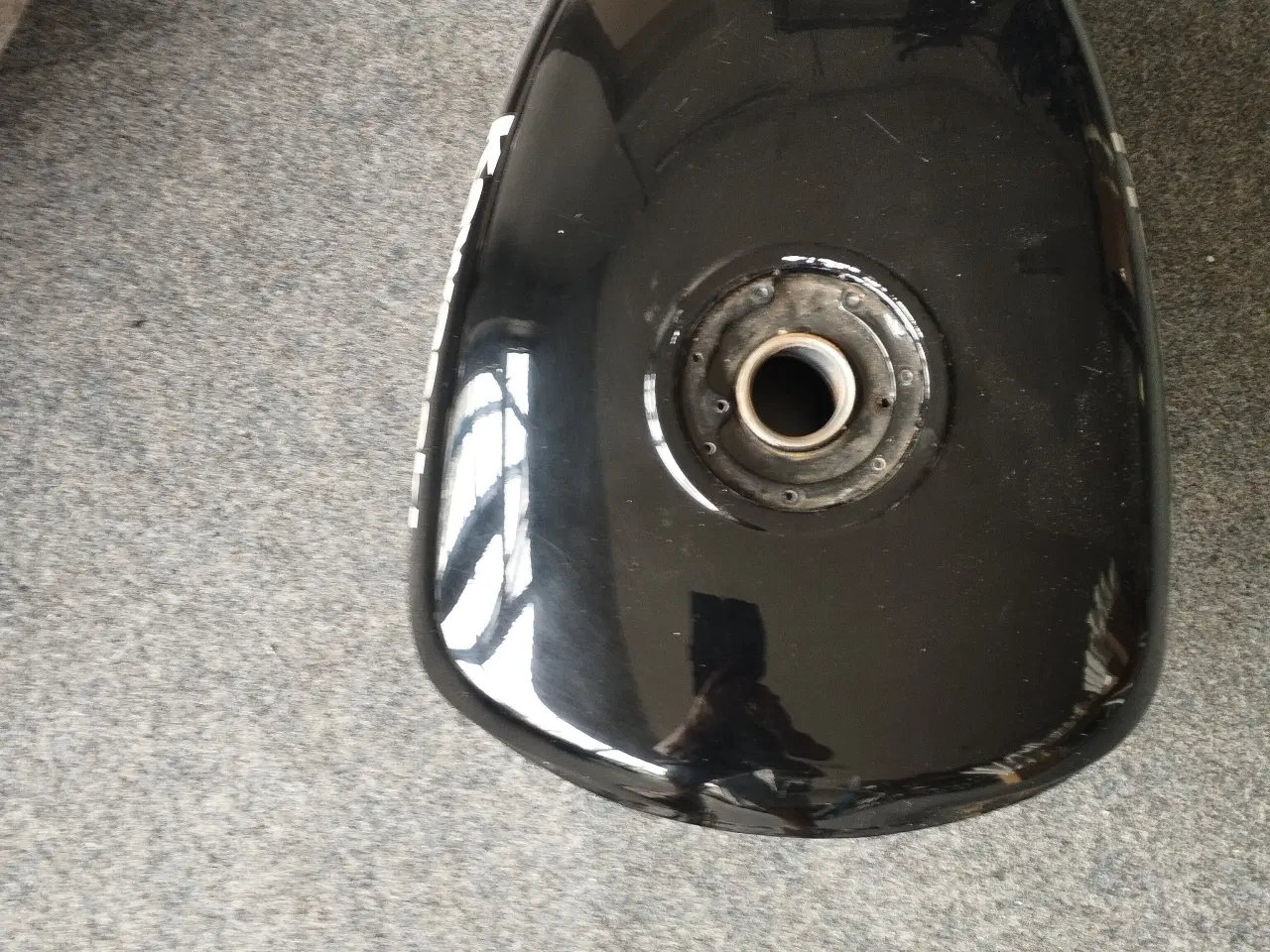 Billede 1 - Reservedel, tank til Kawasaki GPZ 500   ( Se %)
