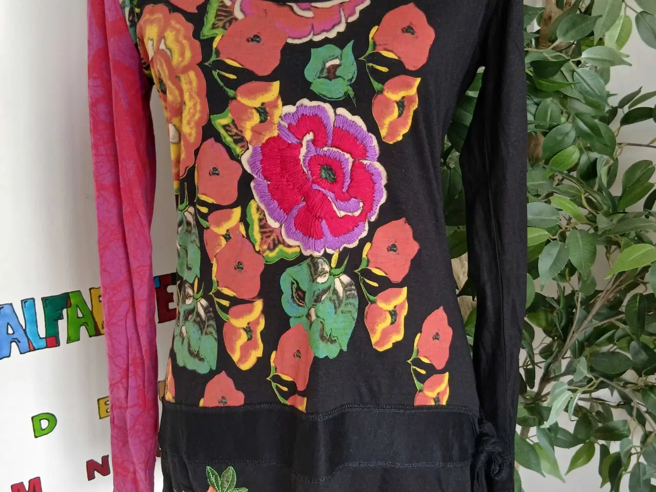 Billede 1 - Kjole. Desigual. Large/40