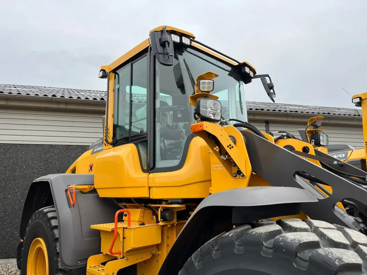 Billede 2 - Volvo L90H H2 fabriksny Dansk maskine med masser af udstyr, blan.Co-Pilot & med brede 650/65R25 hjul