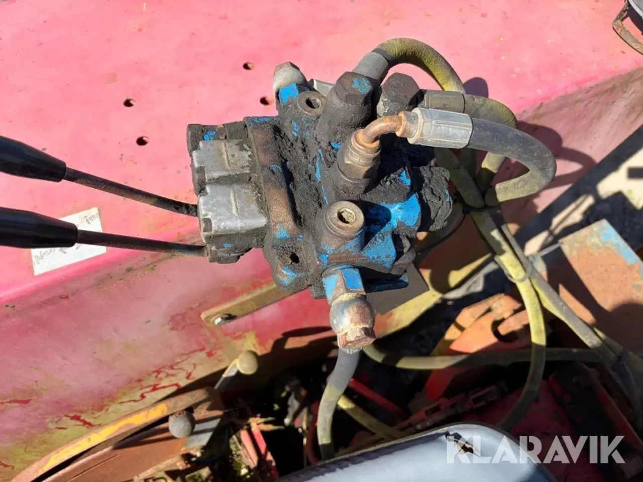 Billede 11 - Veterantraktor Volvo BM T 650 med byggelift