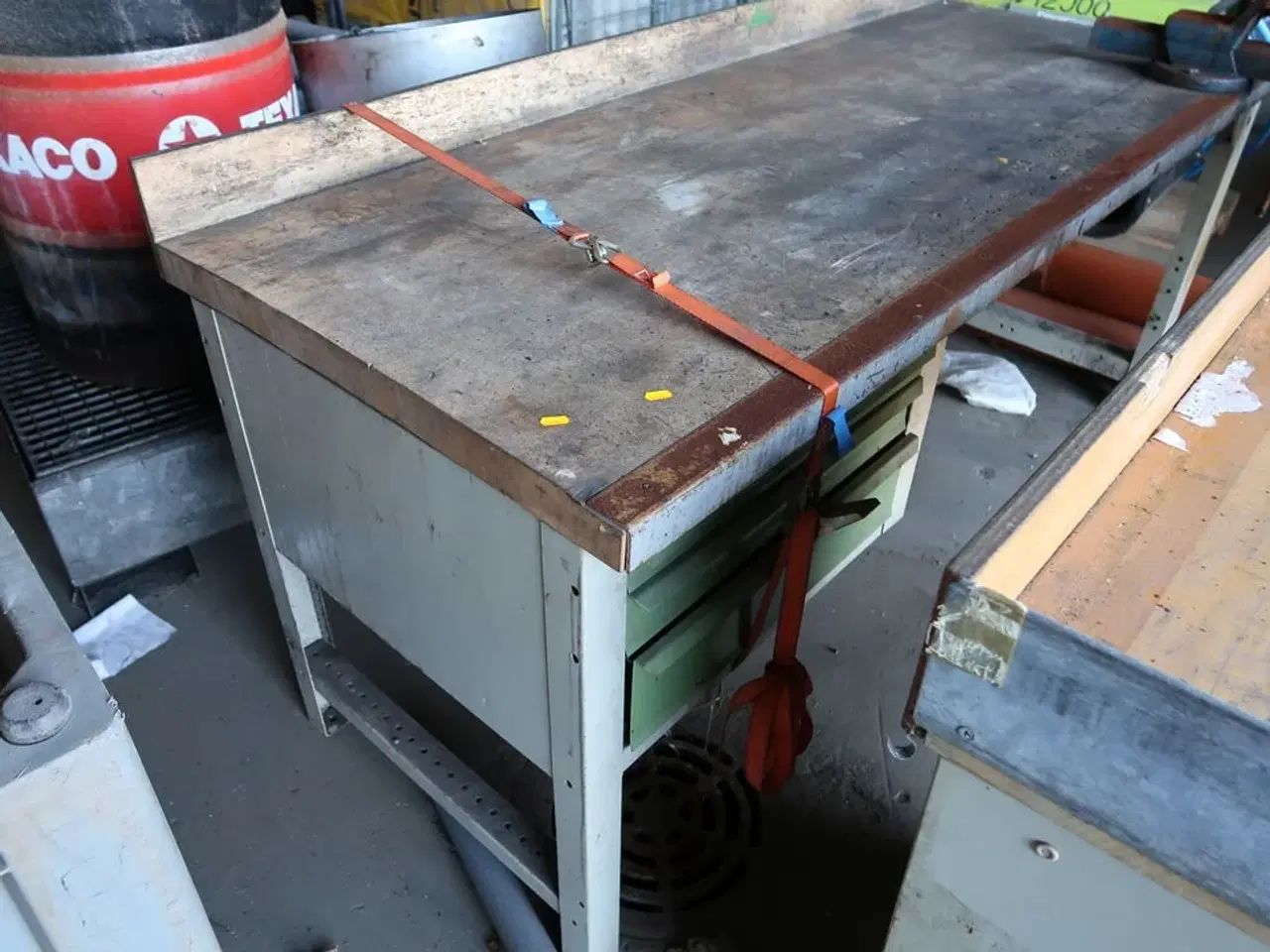 Billede 2 - Arbejdsbord med skruestik