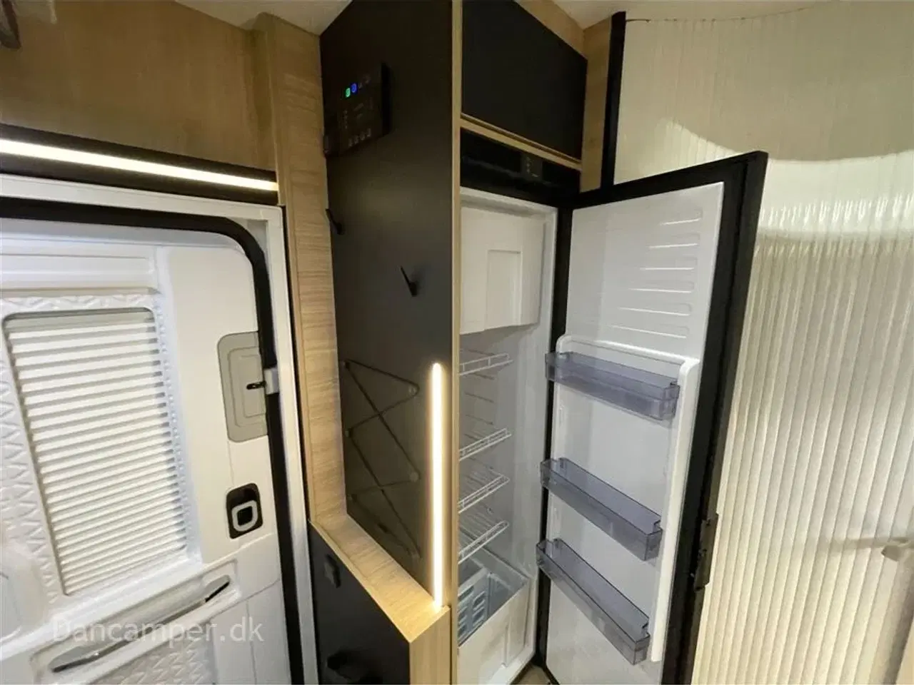 Billede 22 - 2026 - Chausson 650 Chausson 650 Titanium Line, Når stor rummelighed skal findes på den lille plads, 165HK med 8-trin aut.gear