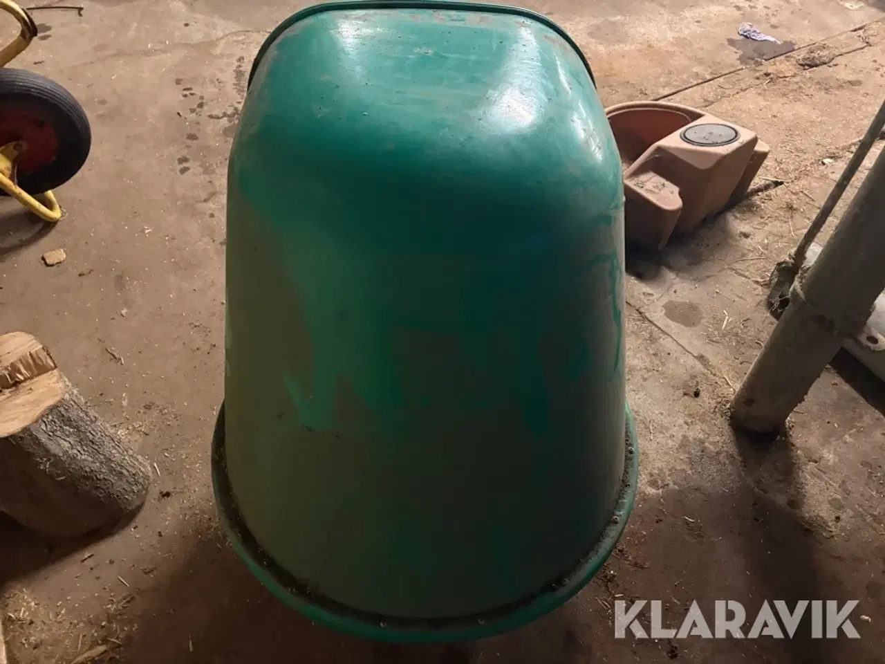 Billede 5 - Mineralbeholder og vandtrug