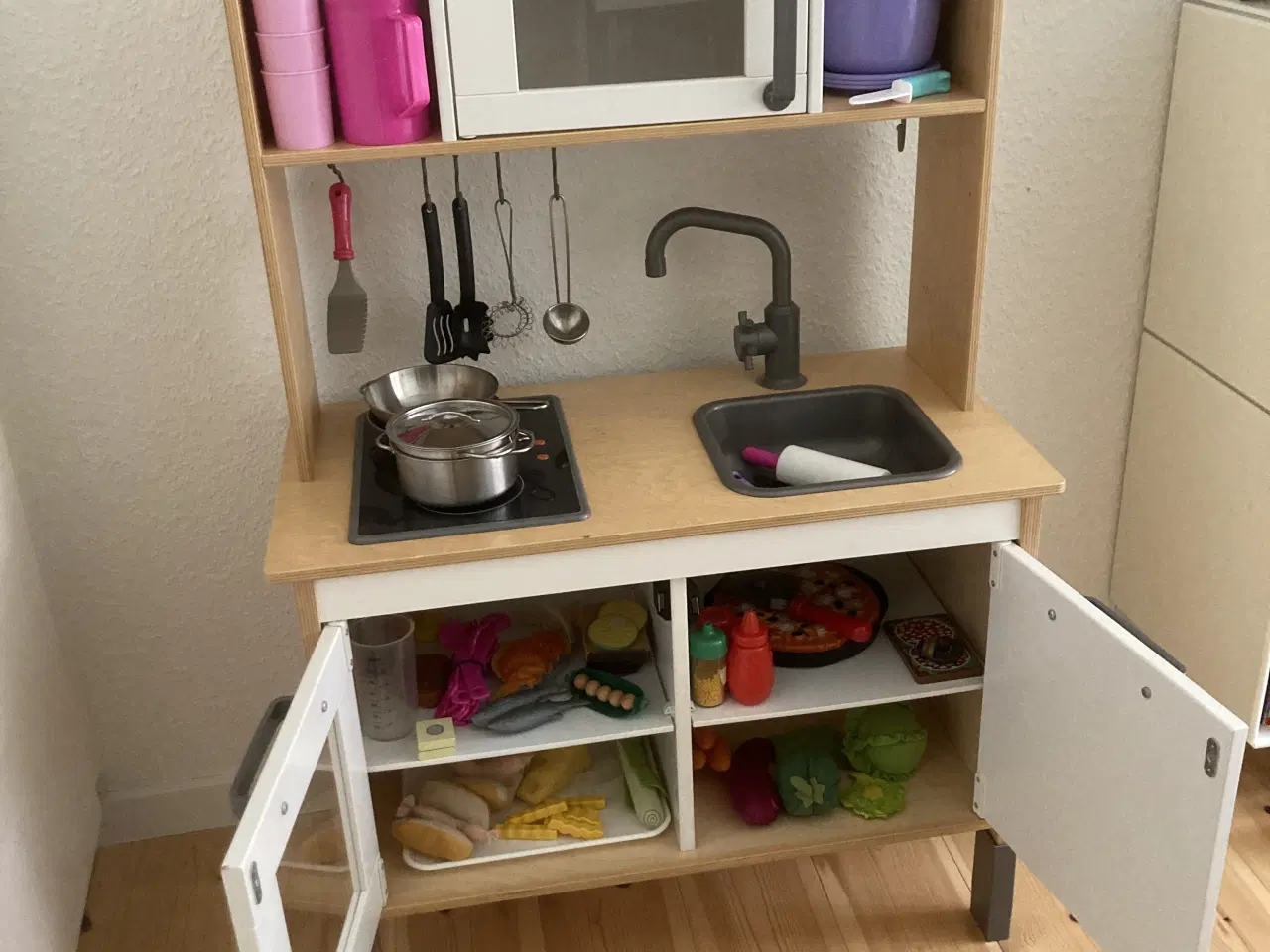 Billede 1 - Legekøkken