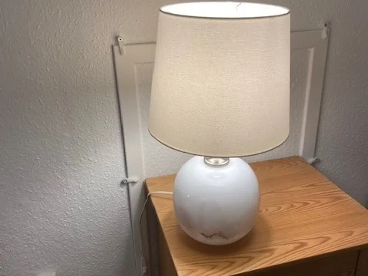 Billede 1 - FLOT bordlampe - Holmegaard med skærm