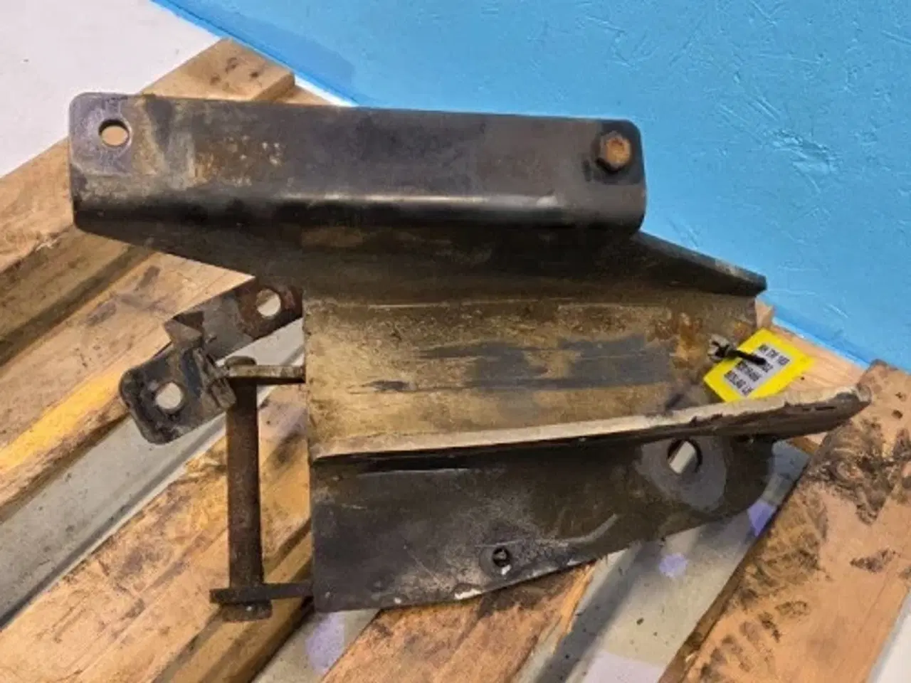 Billede 3 - New Holland TM165 Beslag L.  82018502