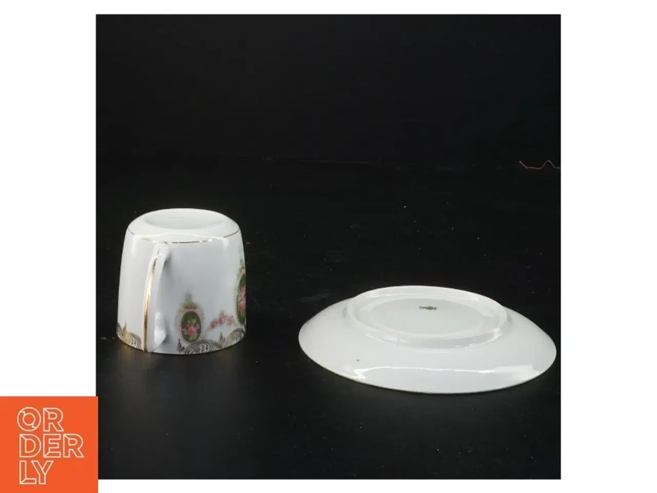 Billede 2 - Porcelænskopper med underkopper (str. Diameter, 13 cm kop 6 cm x 6 cm)