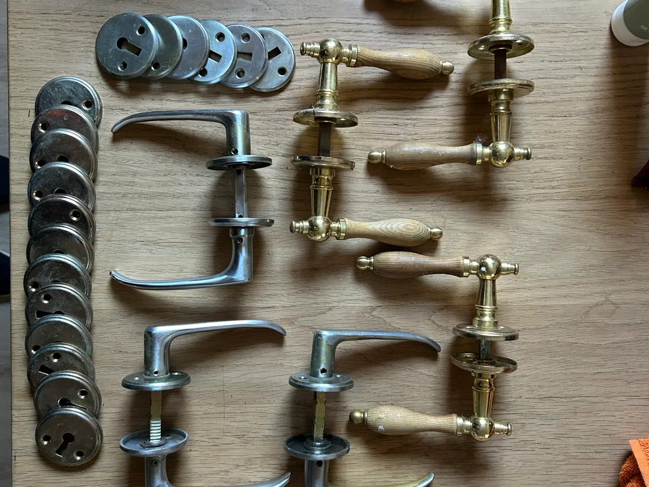 Billede 2 - Diverse dørhåndtag og nøglehulsbeslag
