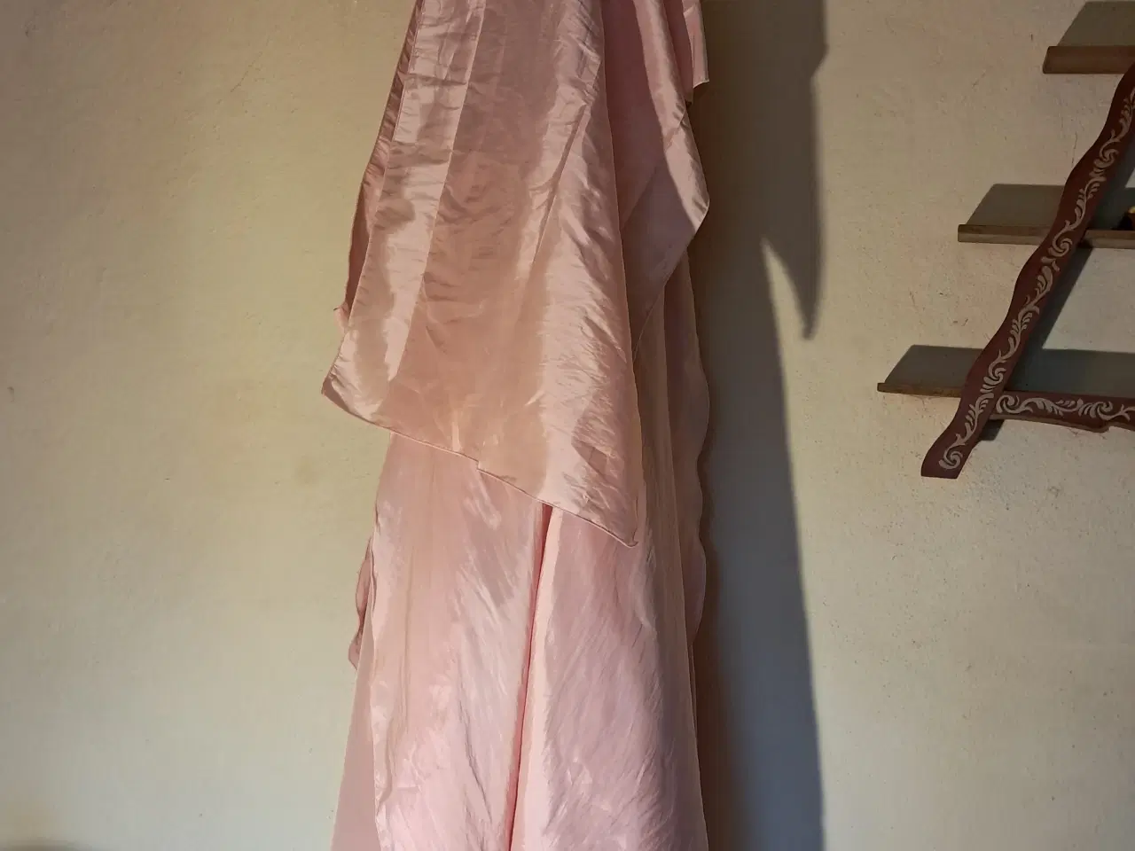 Billede 2 - Lissa Paris str. 6 gallakjole