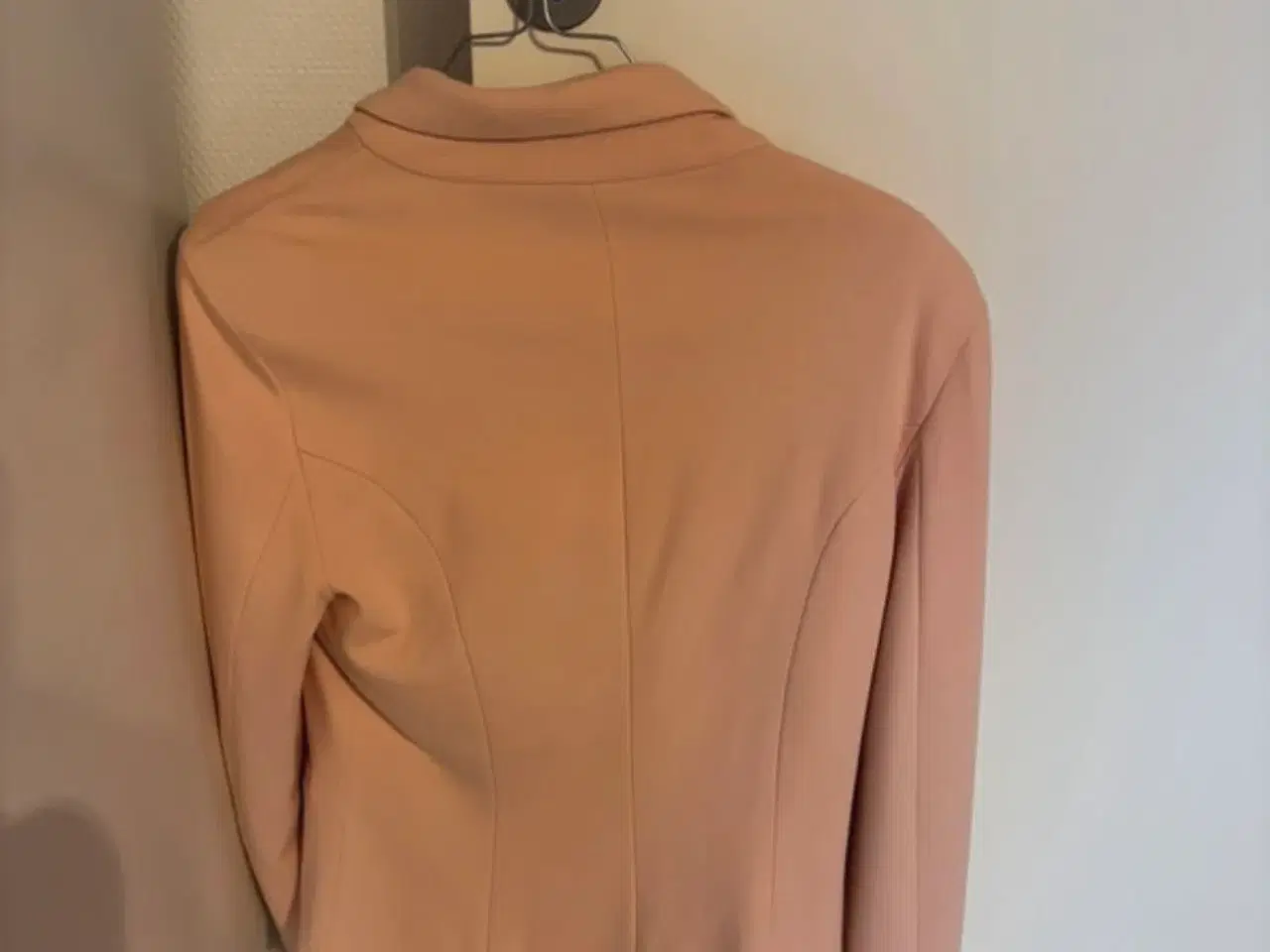 Billede 3 - Lyserød blazer 