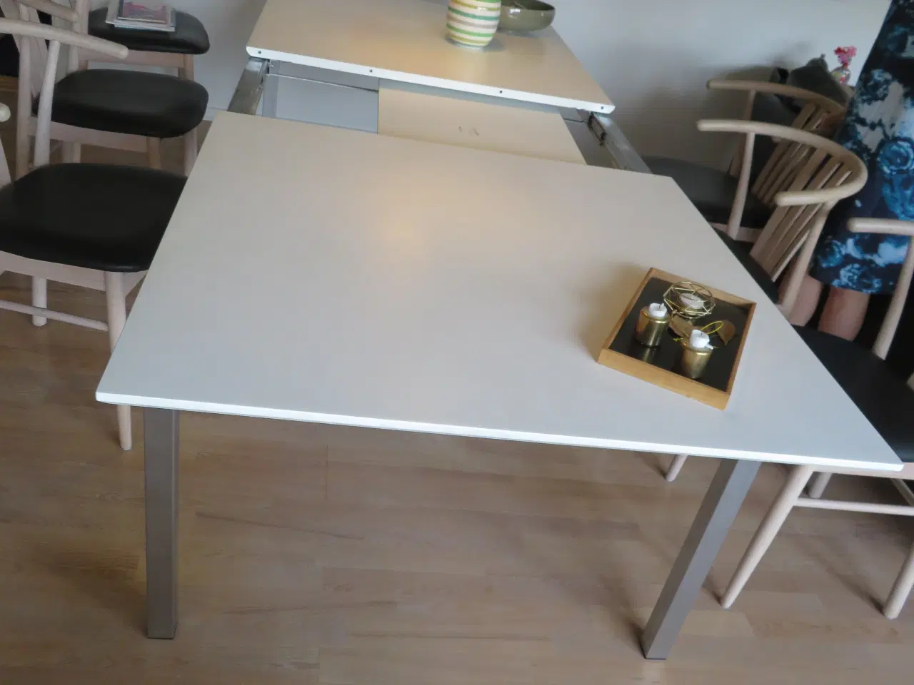 Billede 5 - Spisebord med Corian-plade og krom-ben