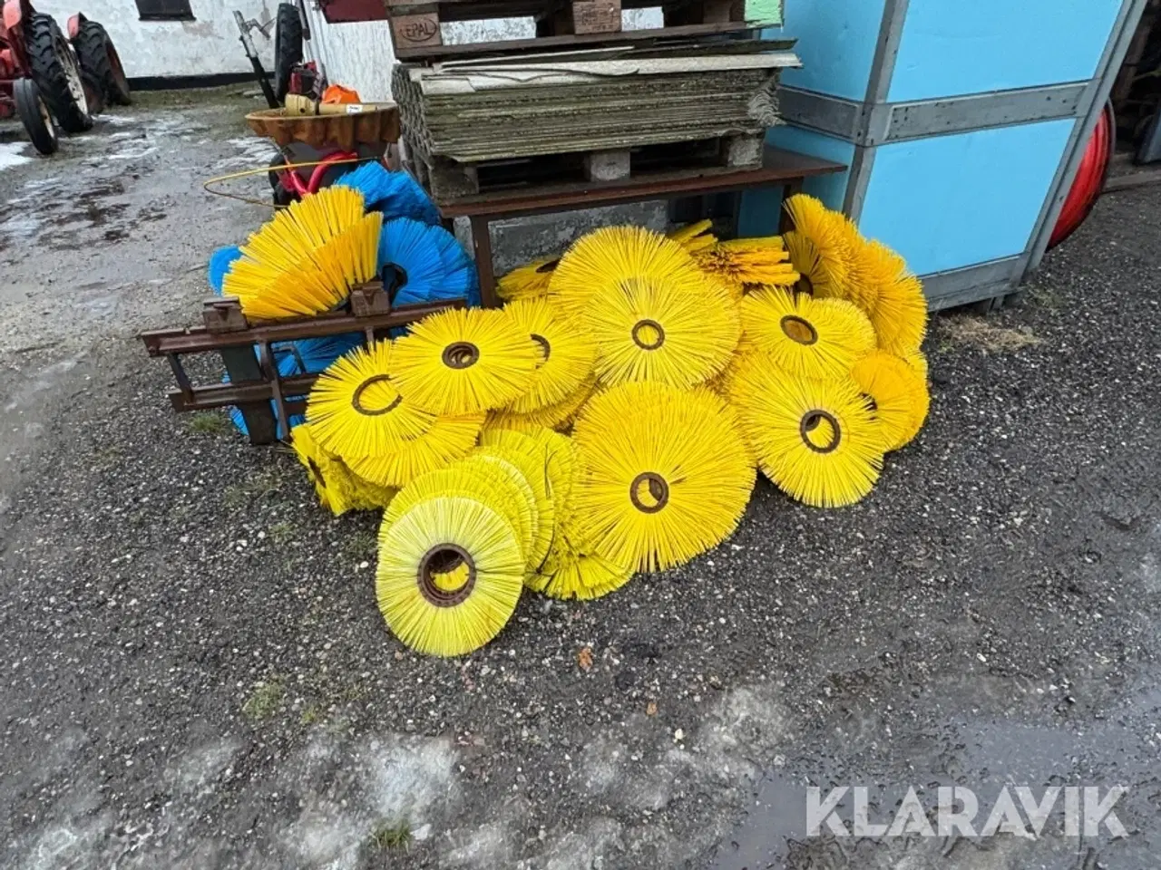 Billede 1 - Blandet lot af børster til koste