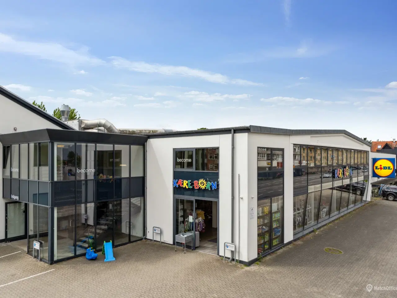 Billede 1 - Kontor/showroom/klinik på 1. sal i synlig forretningsejendom i Roskilde Centrum