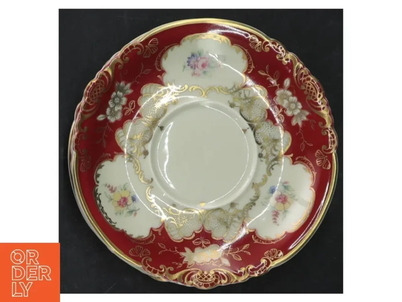Billede 3 - Dekorative porcelænstallerkener 4 stk (str. Ø. 13 cm. 4 styk)