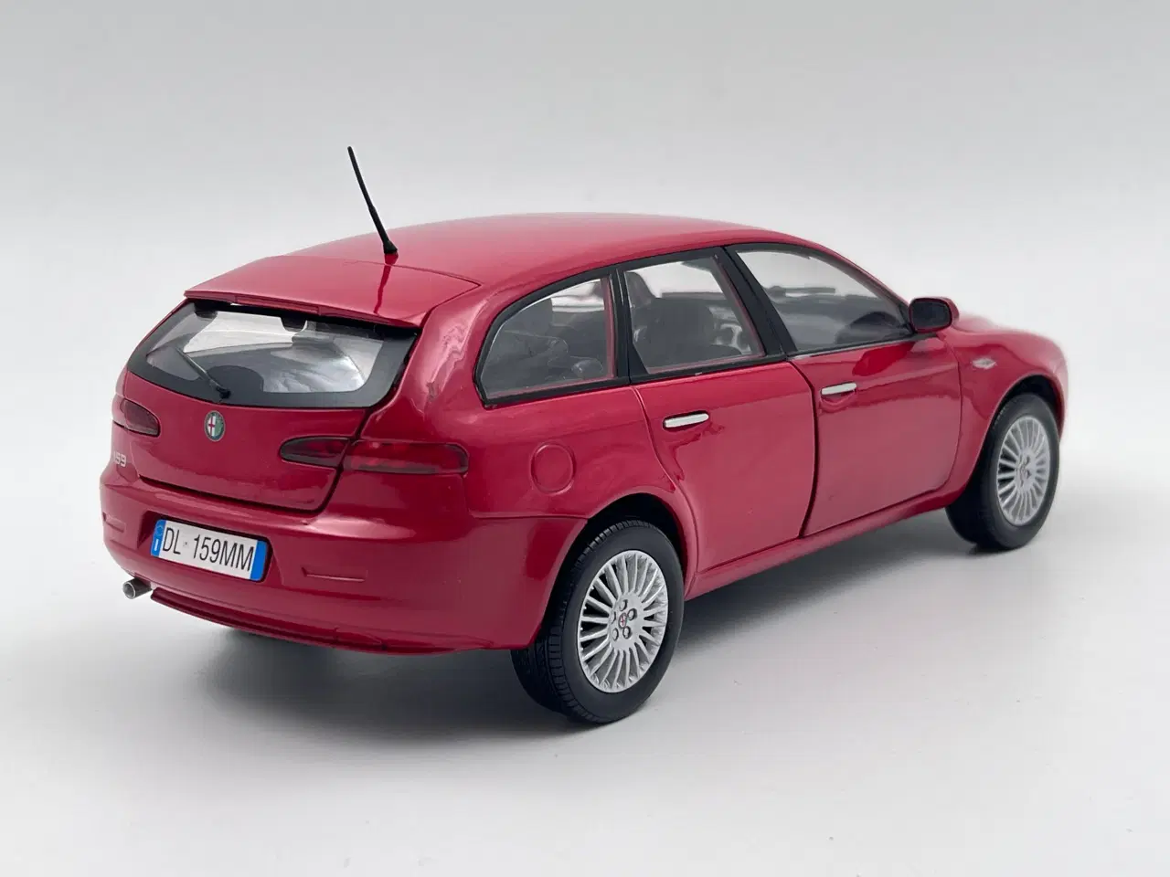 Billede 4 - 2004 Alfa Romeo 159 Sportwagon 1:18 