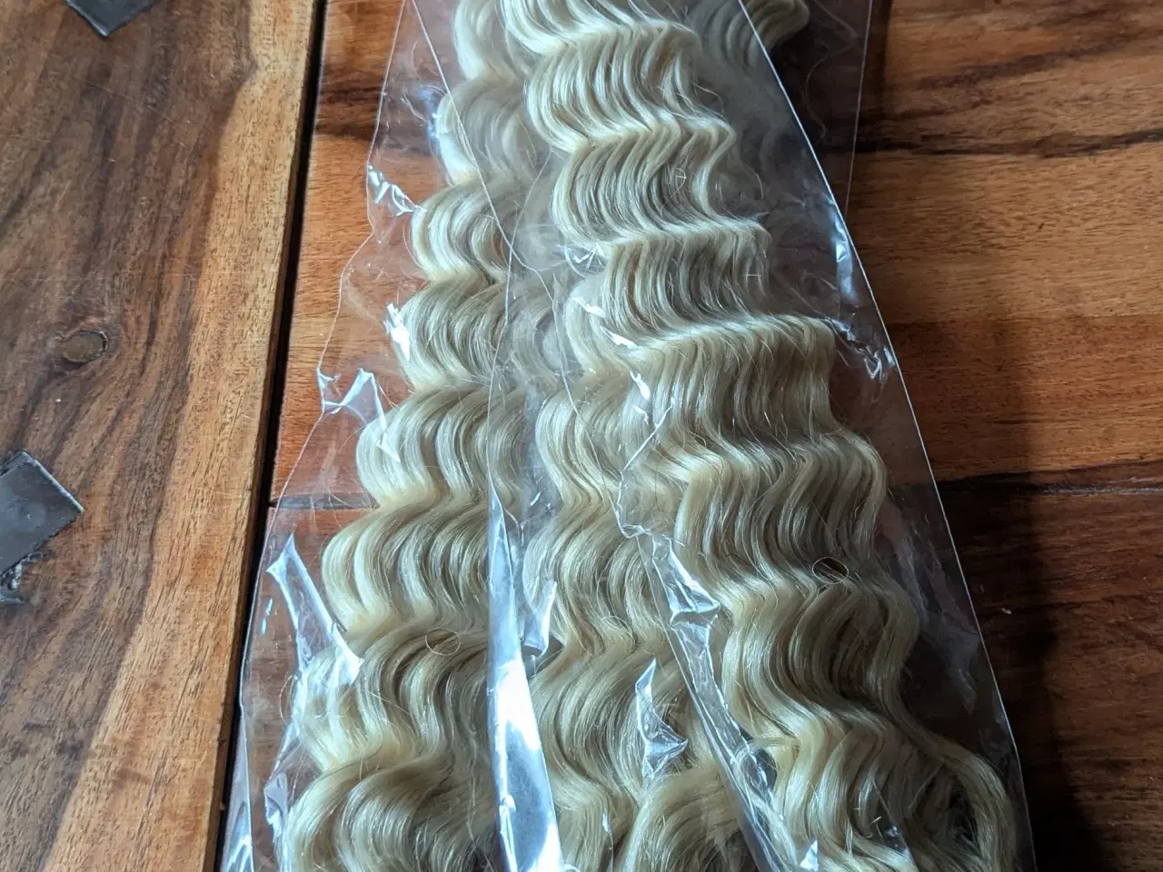 Billede 3 - 3 bundter blonde human hair deep wave 76 cm