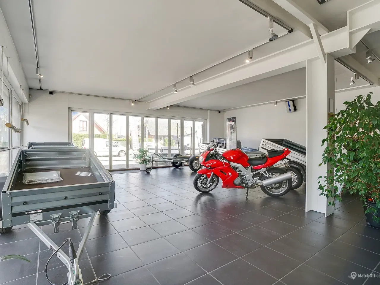 Billede 6 - Showroom med lager