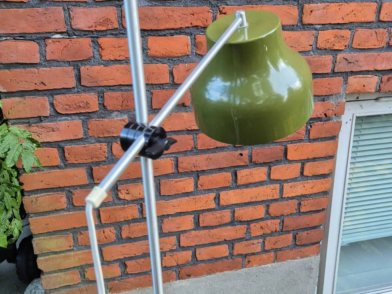 Billede 9 - Usædvanlig olivengrøn gulvlampe 