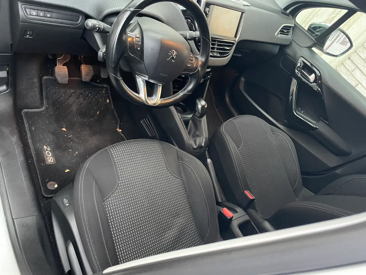 Billede 7 - Peugeot 208 1,6 HDI - Desire 100 HK