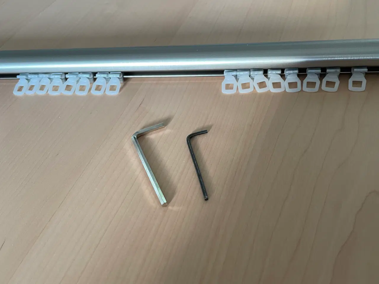 Billede 7 - Kort dekorativ Luxaflex gardinstang