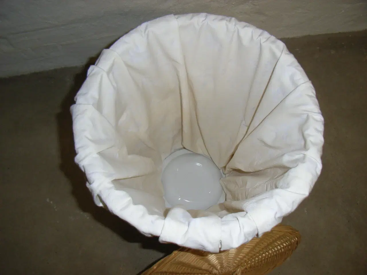 Billede 2 - TØJKURV