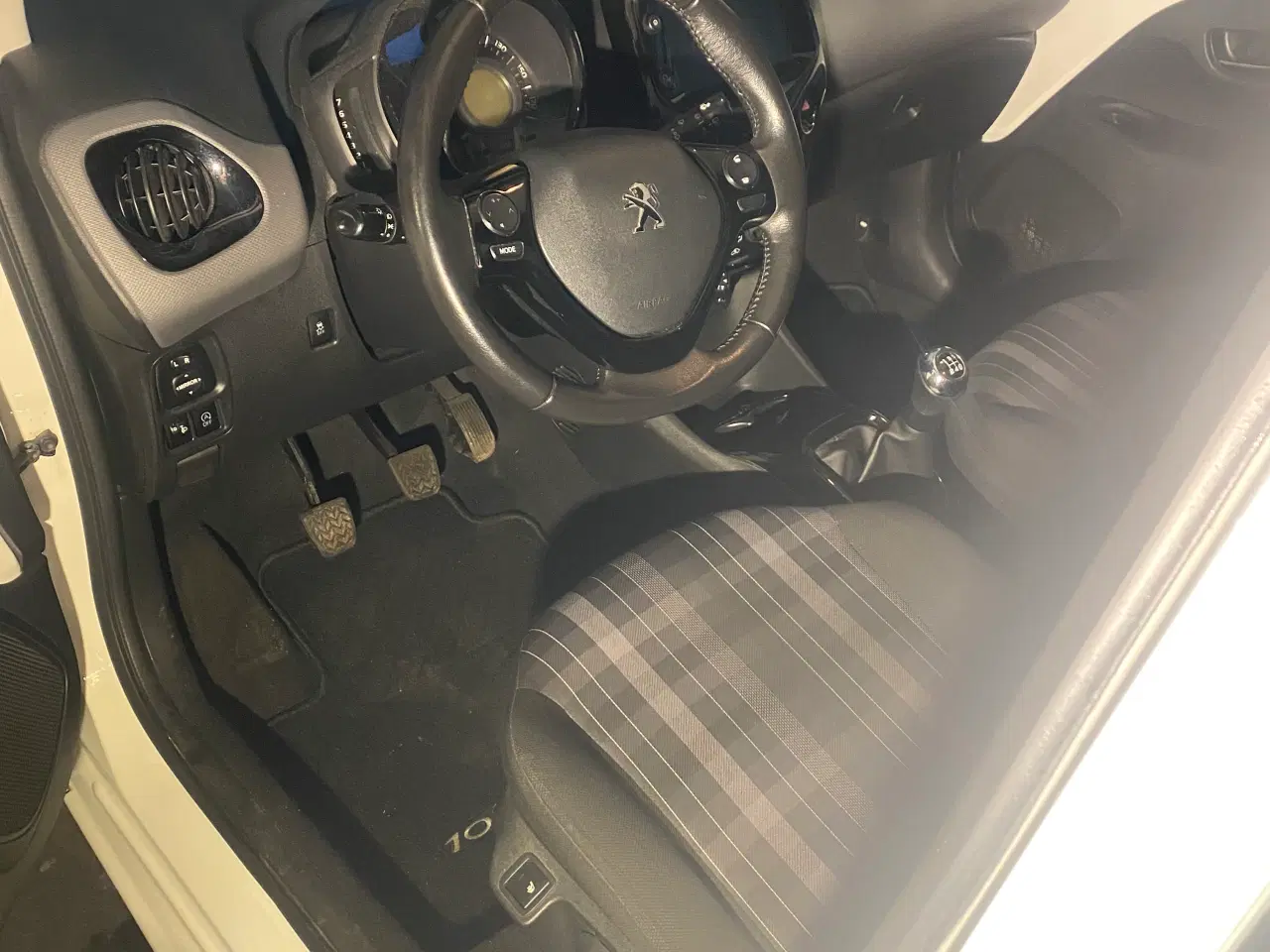 Billede 4 - Økonomisk Peugot