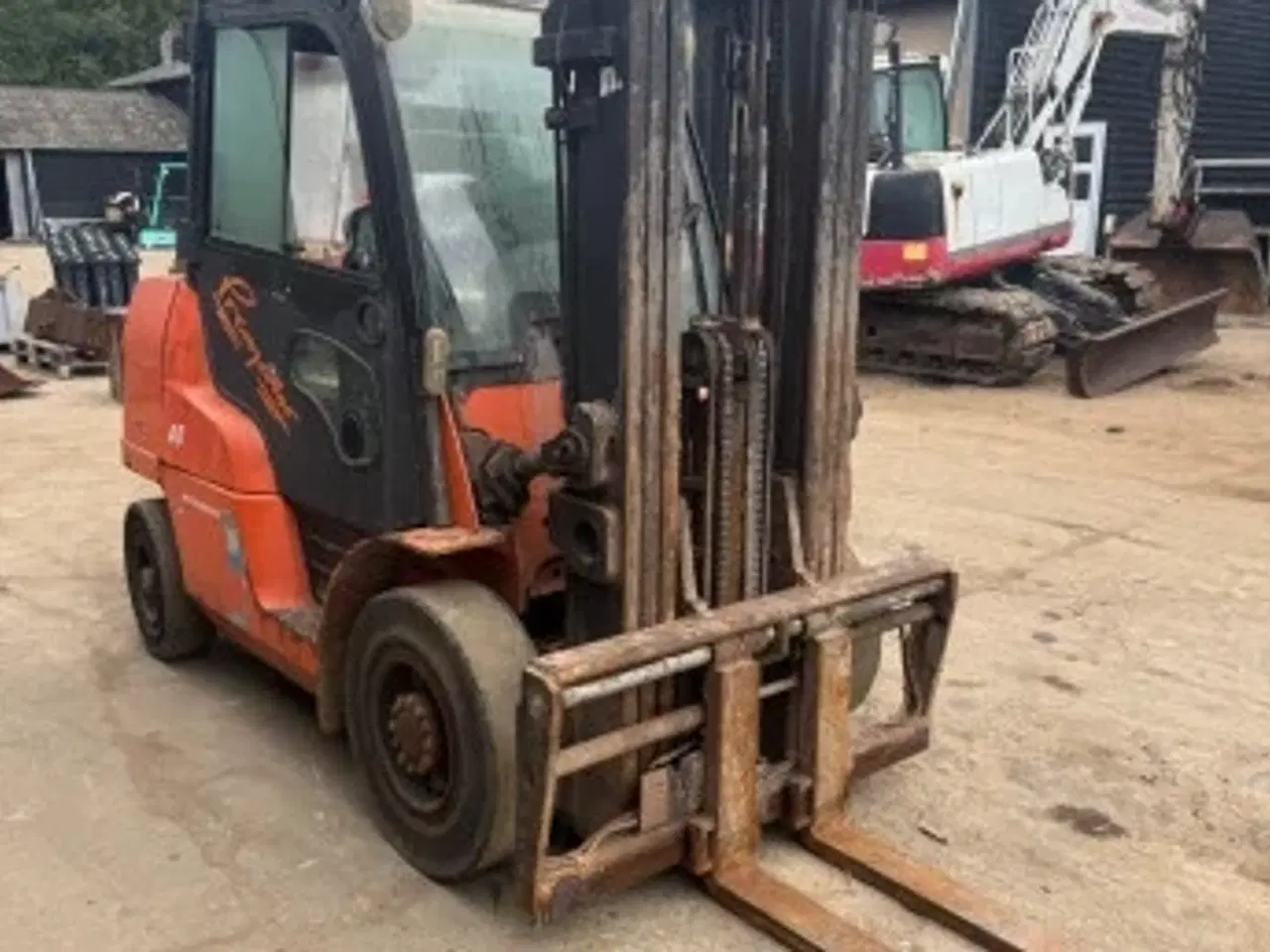 Billede 4 - Gaffeltruck med friløft