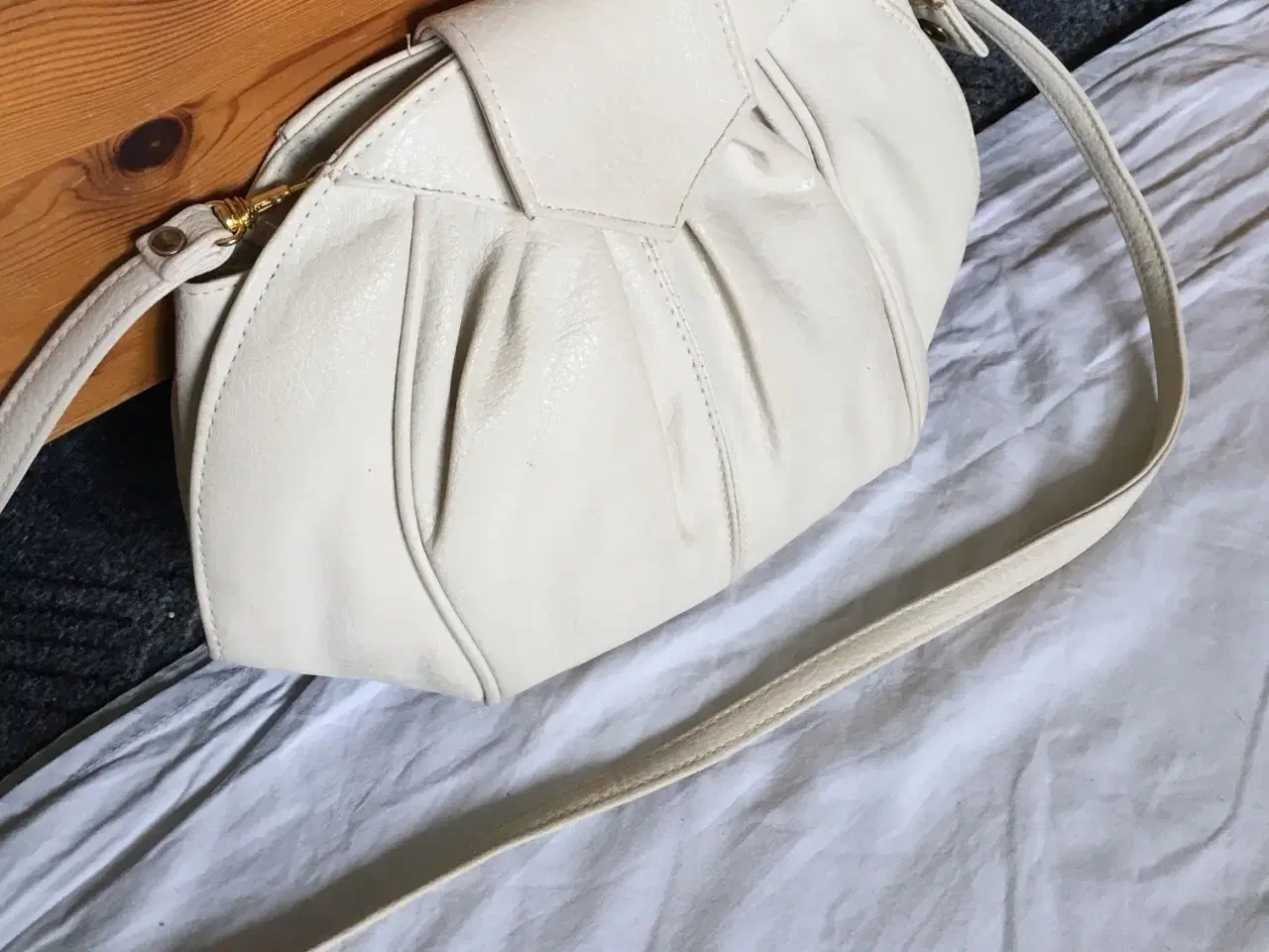 Billede 4 - Læder taske til salg