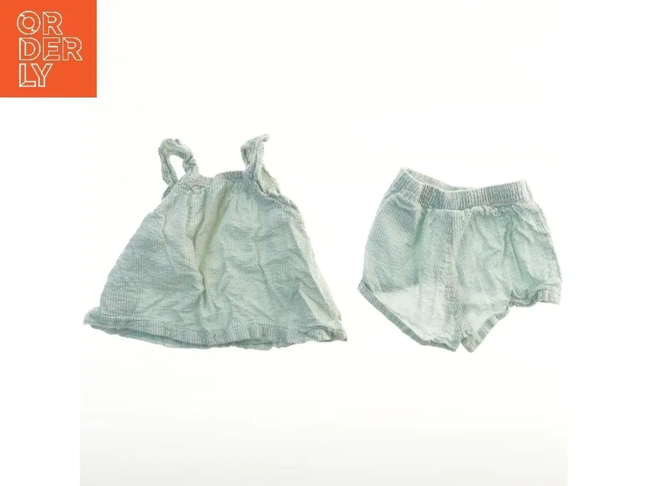 Billede 2 - Sommerdragt med top og shorts fra H&M (str. 80)