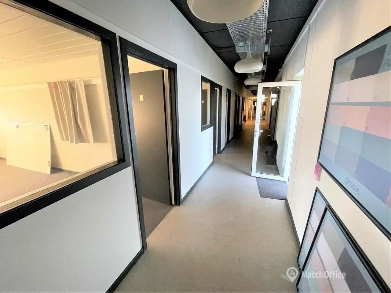 Billede 2 - 57 m2 lyst kontorlokale med egen terrasse