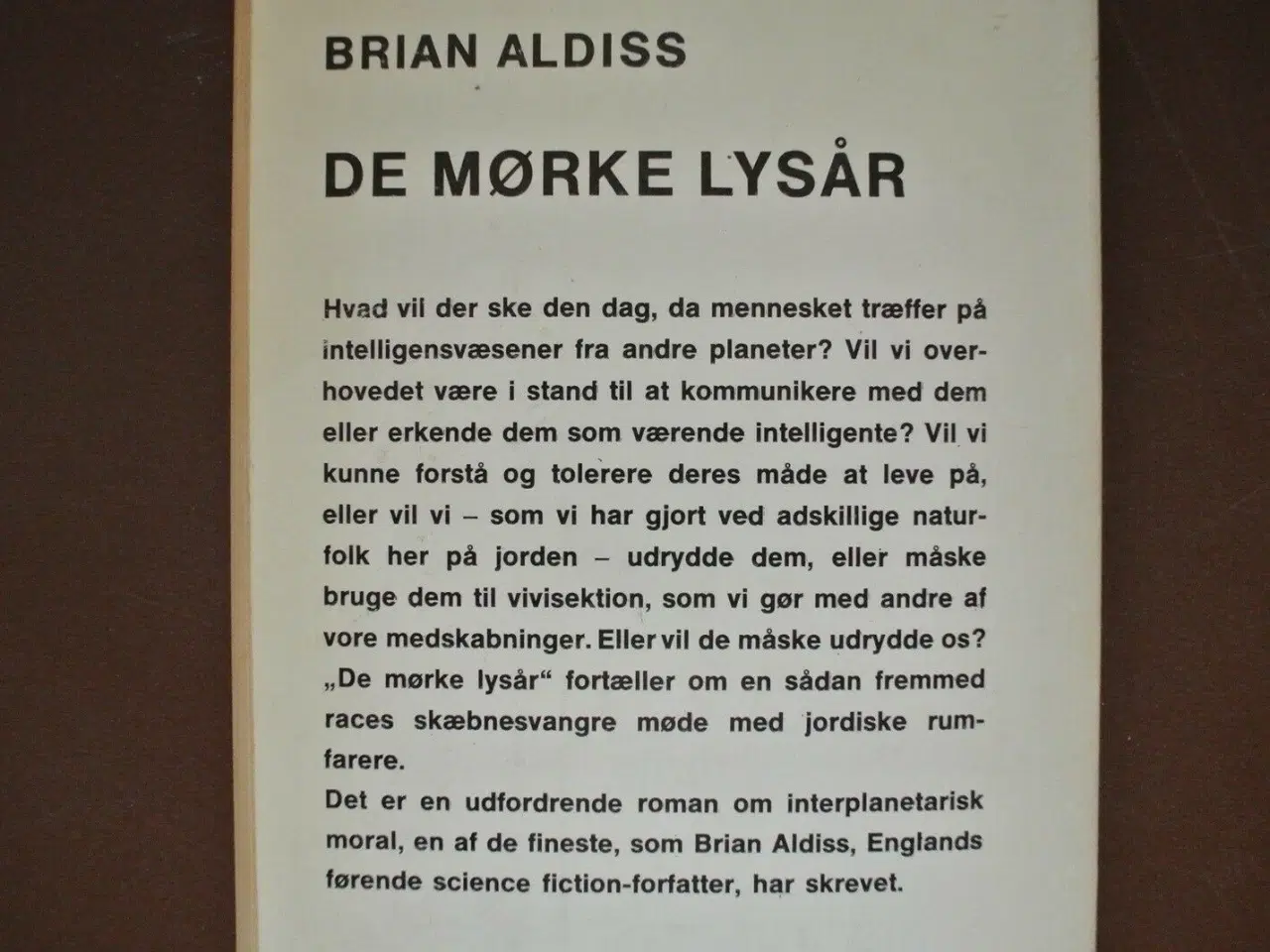 Billede 2 - de mørke lysår, af brian aldiss, genre: science fi