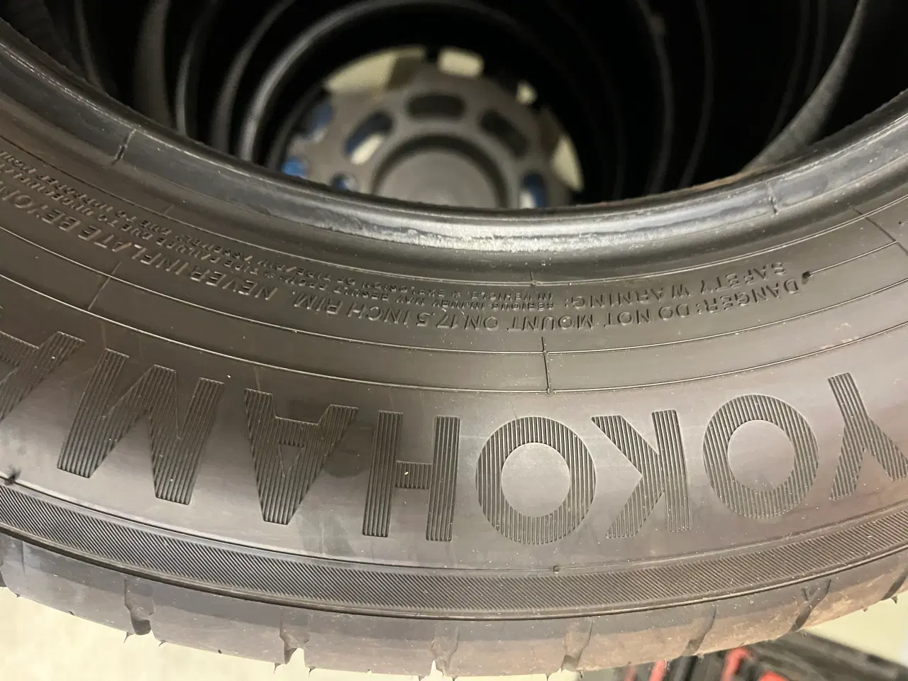 Billede 5 - Yokohama afmonteringsdæk 225/60/17