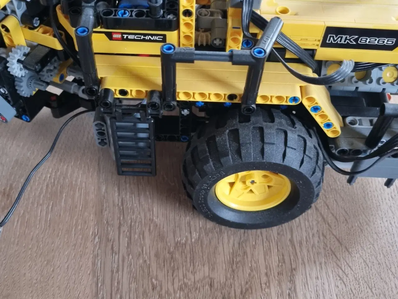 Billede 3 - Lego Technic, Frontlæsser, nr 8265