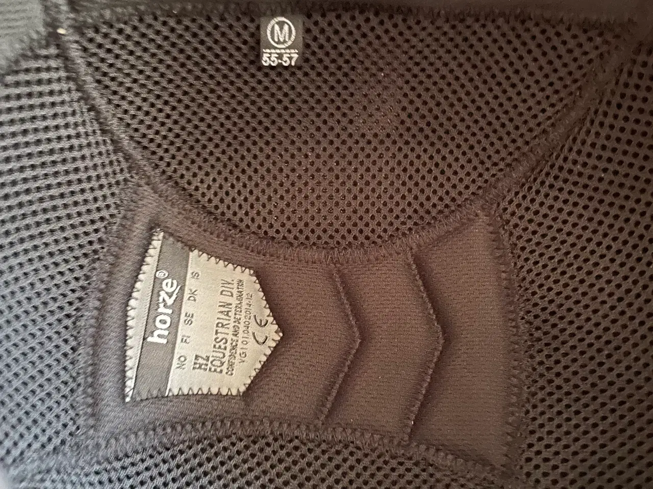 Billede 7 - Flot ridehjelm str. 55-57 cm