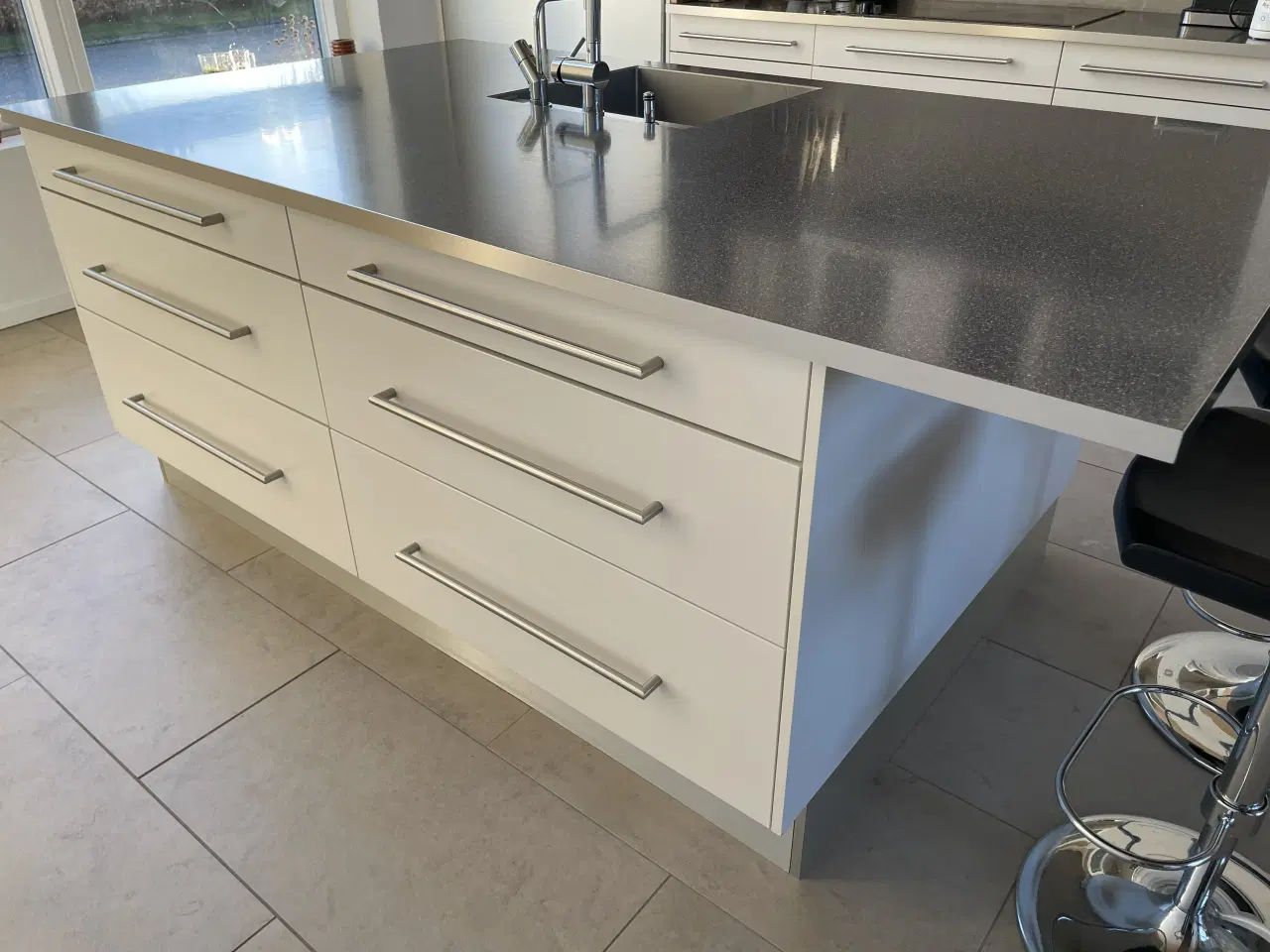 Billede 4 - Komplet køkken med hvidevarer og køkkenø