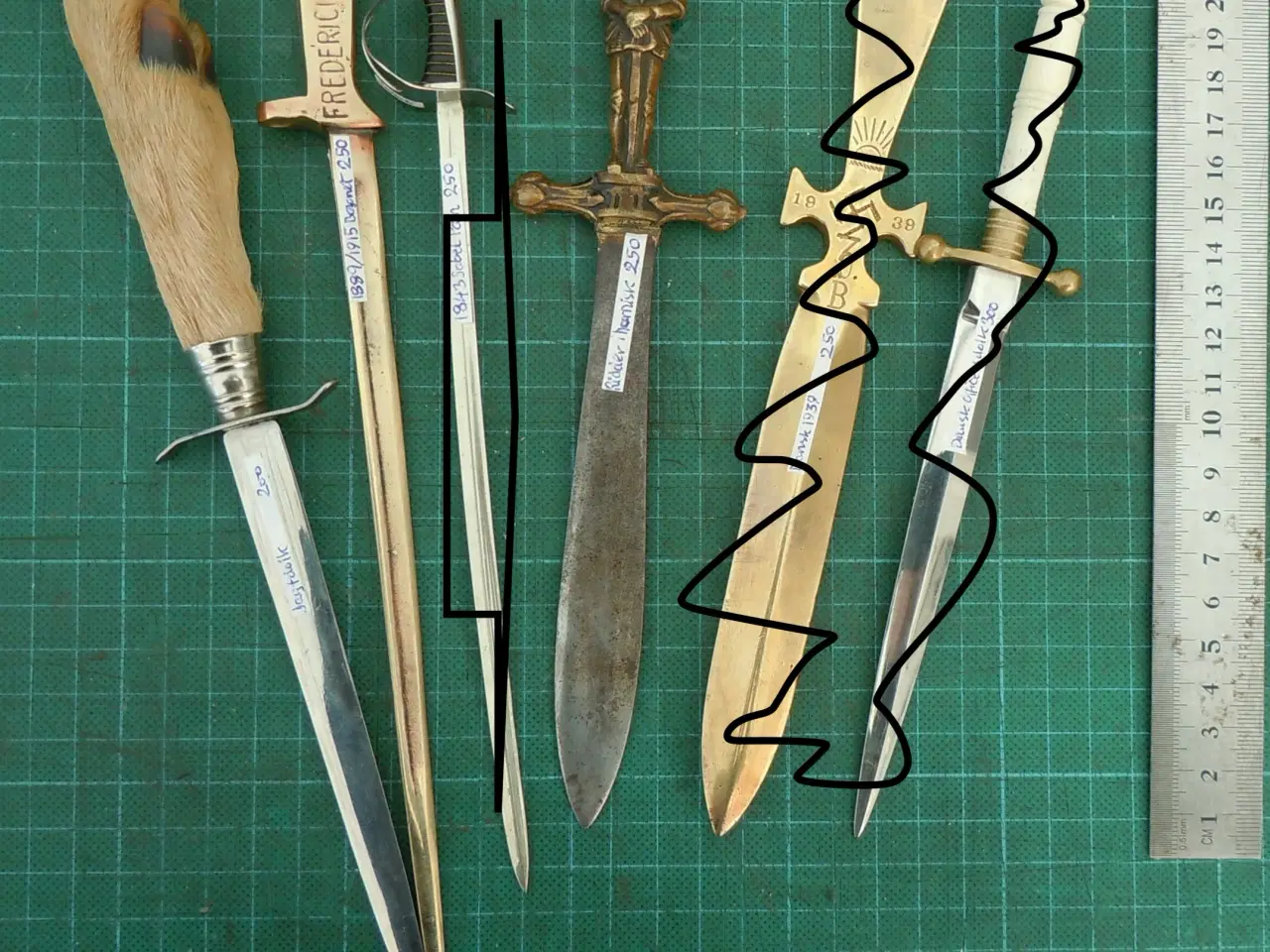 Billede 1 - Brevåbnere, papirknive, miniatureknive.