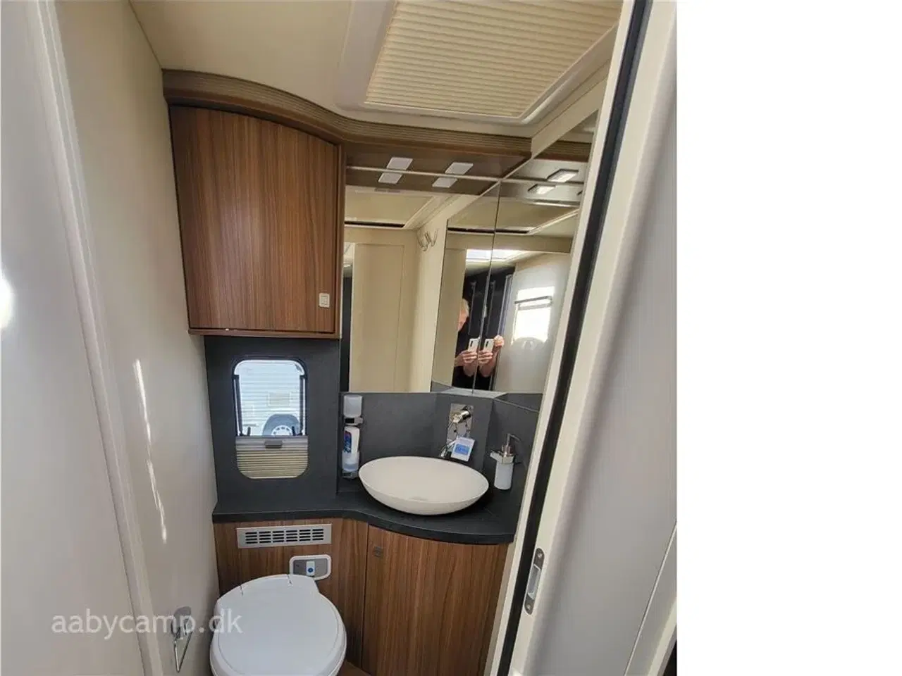 Billede 14 - 2024 - Euramobil Integra 890 QB   Eura Mobil Integra I 890QB - Alde - Klima - Markise - Lithium batteri - Solar