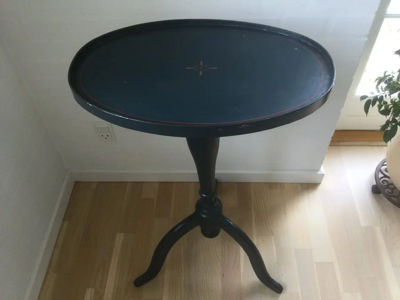 Billede 1 - Lille ovalt bord 