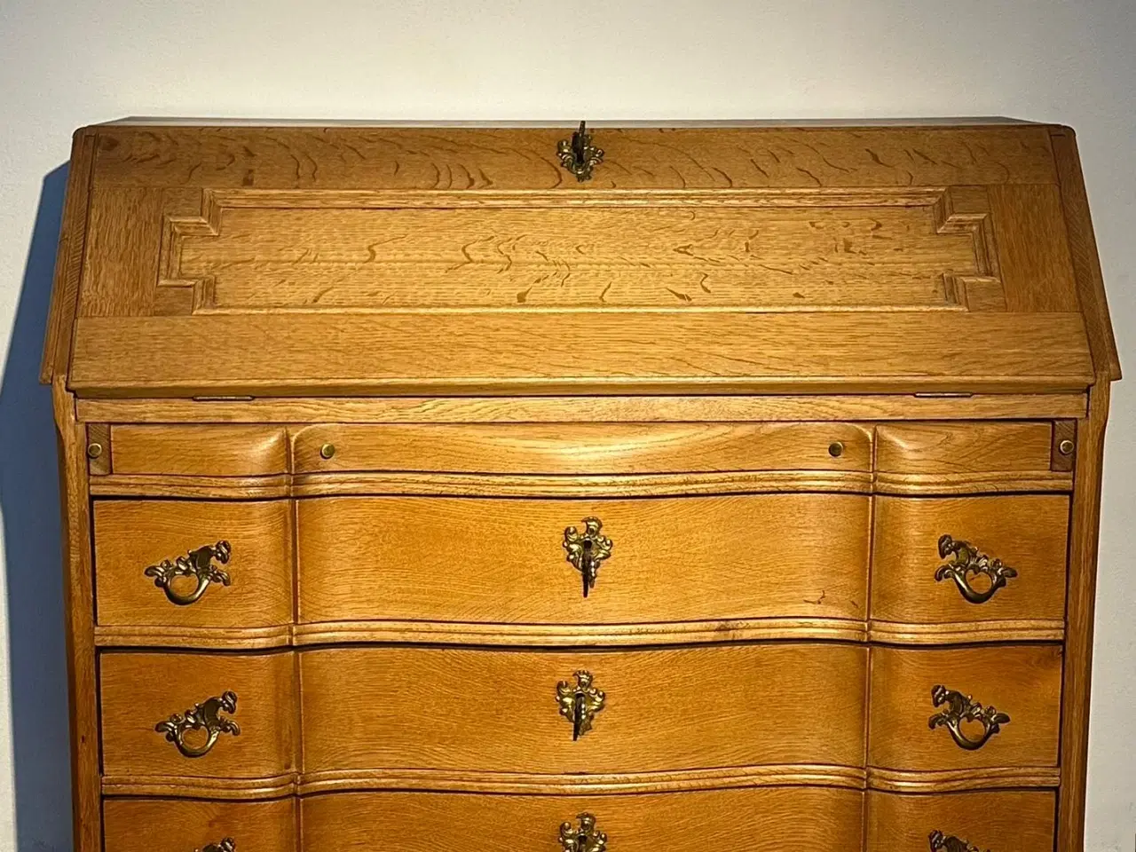 Billede 6 - Antikt Sekretær Skrivebord i Massiv Træ.