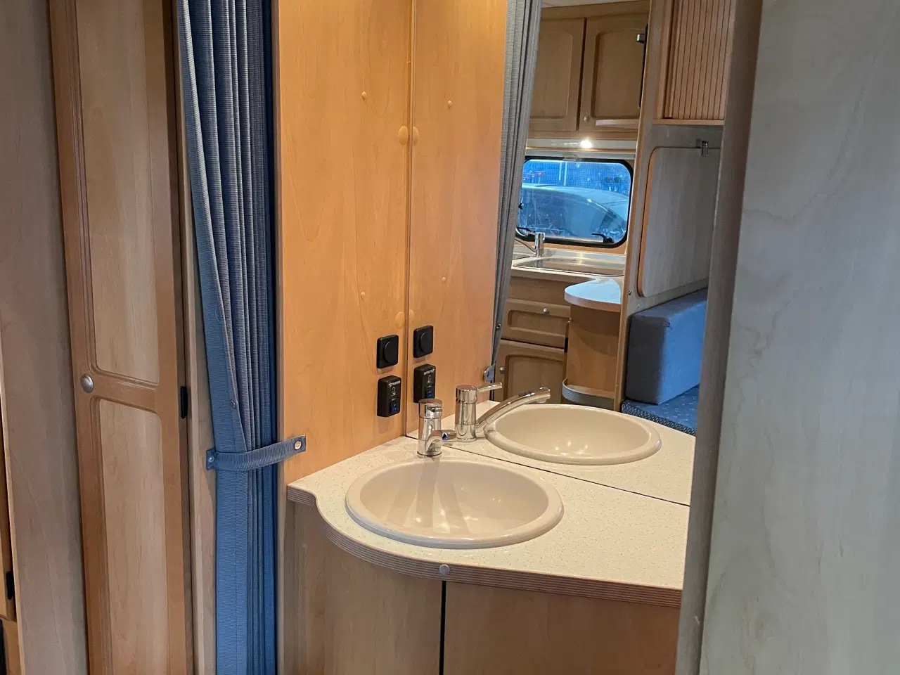 Billede 9 - BÜRSTNER 5022 TS Avantgarde Ventana
