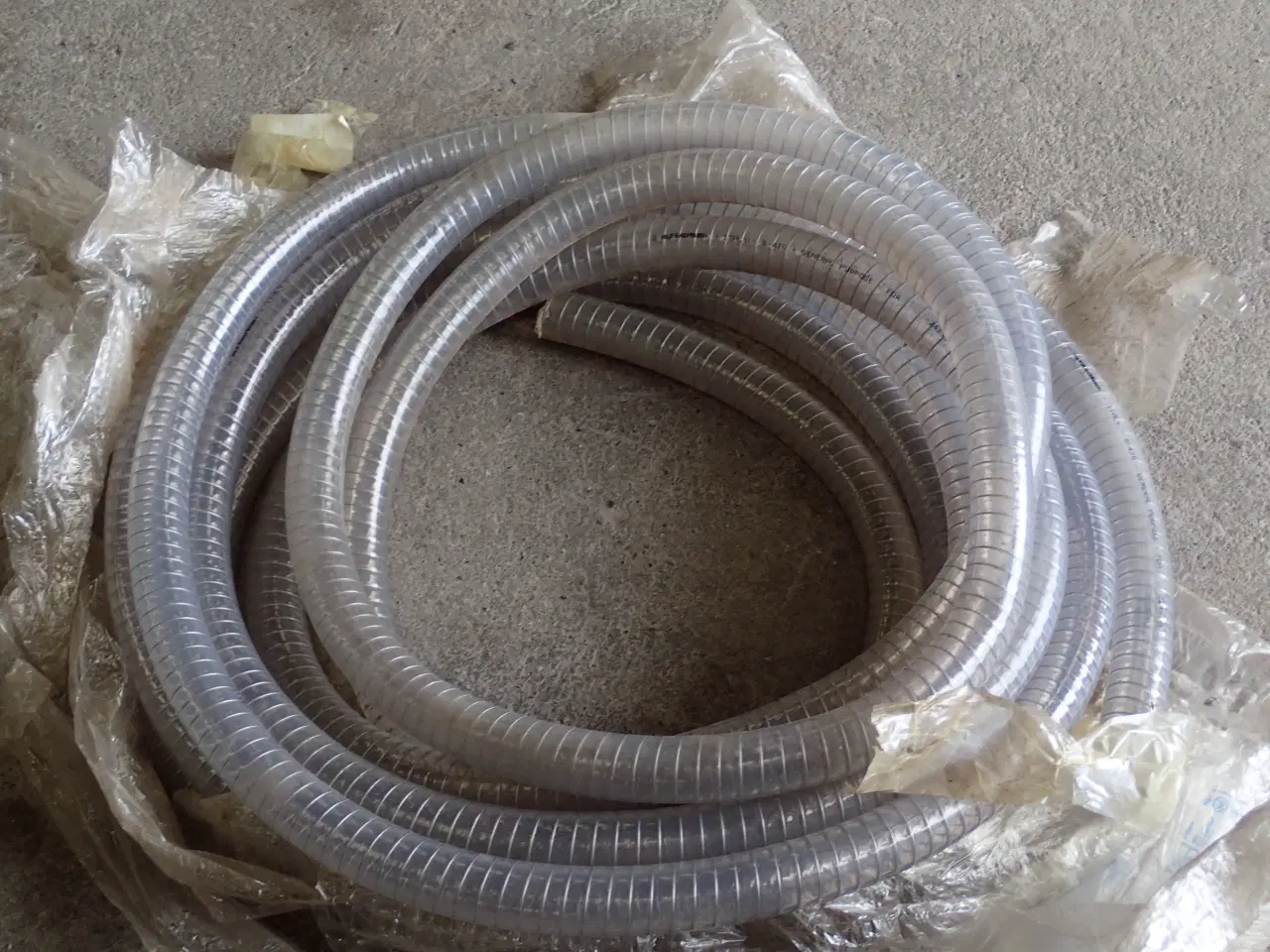 Billede 2 - Slange 1 1/4" klar suge og trykslange.