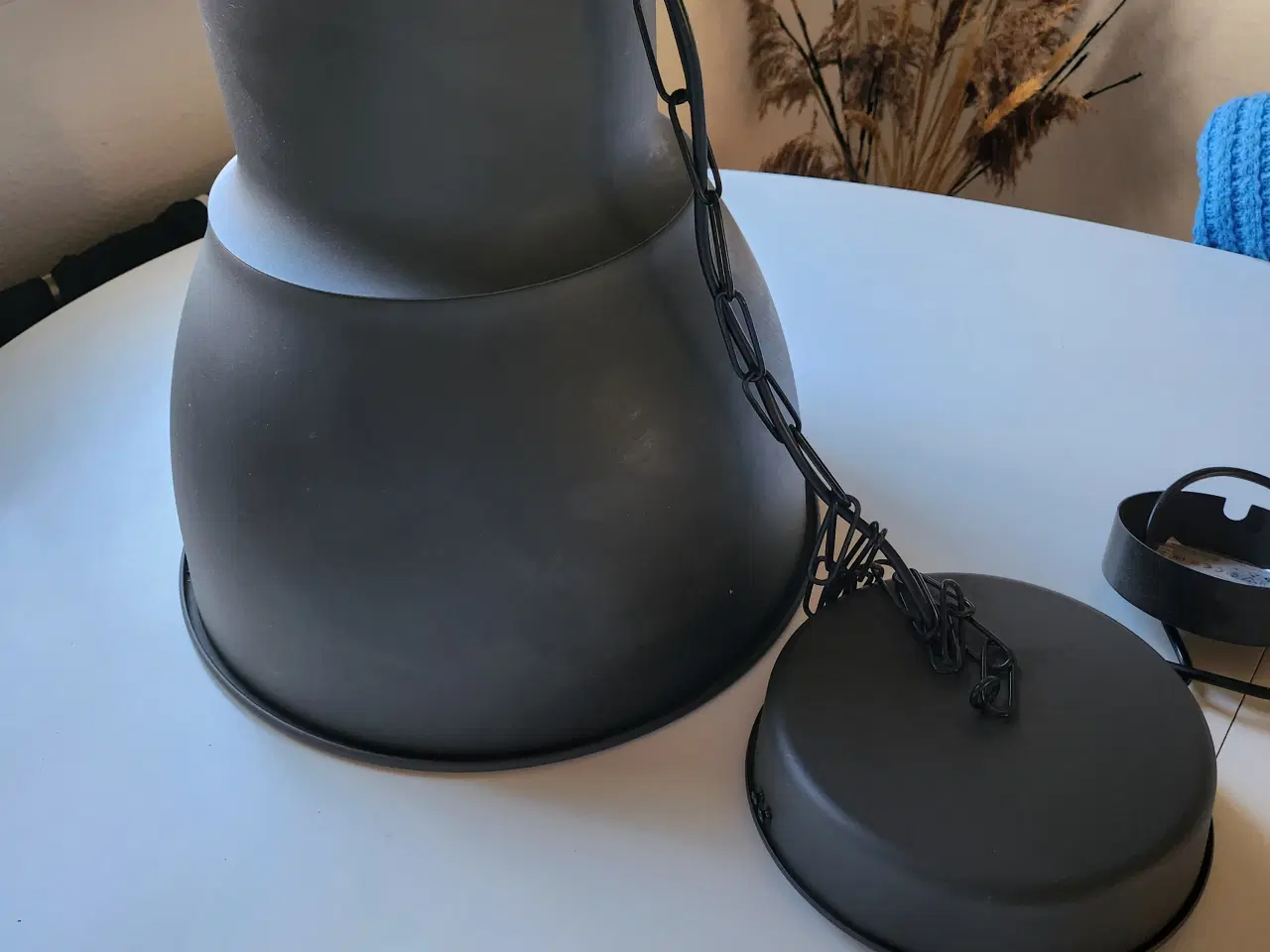 Billede 1 - Stor velholdt Grå lampe i metal